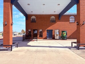 Front of property - Express Inn & Suites Houston Katy (Katy)