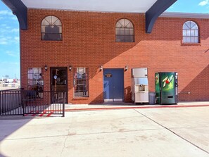 Exterior - Express Inn & Suites Houston Katy (Katy)