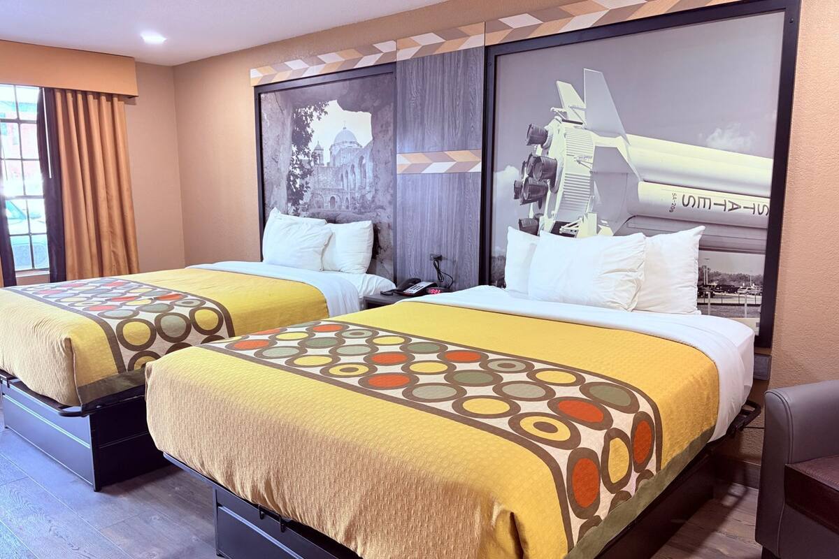 Room, 2 Queen Beds, Non Smoking