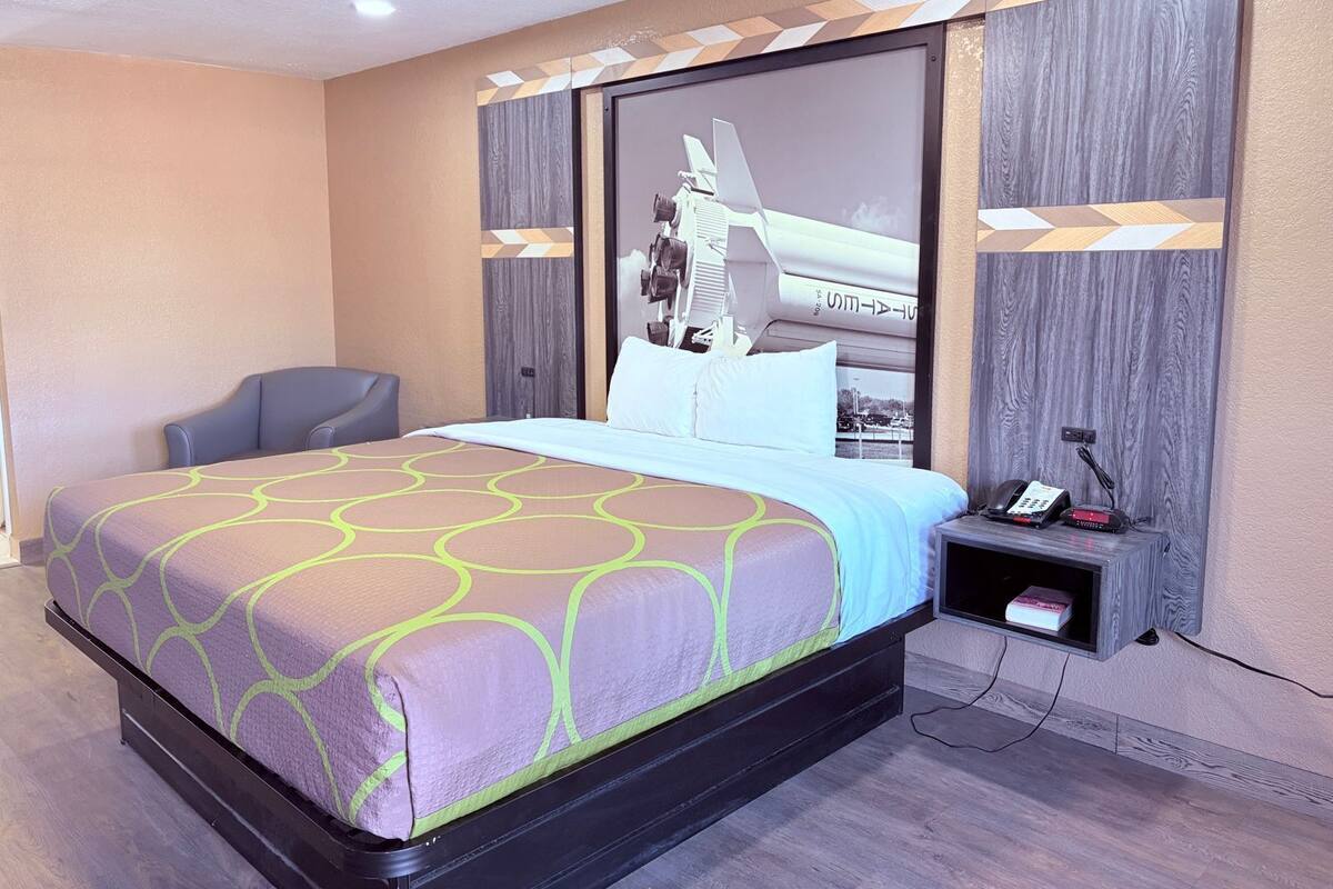 Room, 1 King Bed, Non Smoking