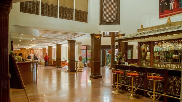 3 bars/lounges, poolside bar - Vaishali Hotel (Kathmandu)