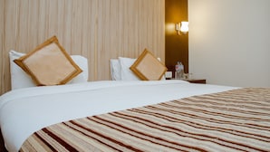Superior Double Room | Premium bedding, minibar, in-room safe, desk - Vaishali Hotel (Kathmandu)