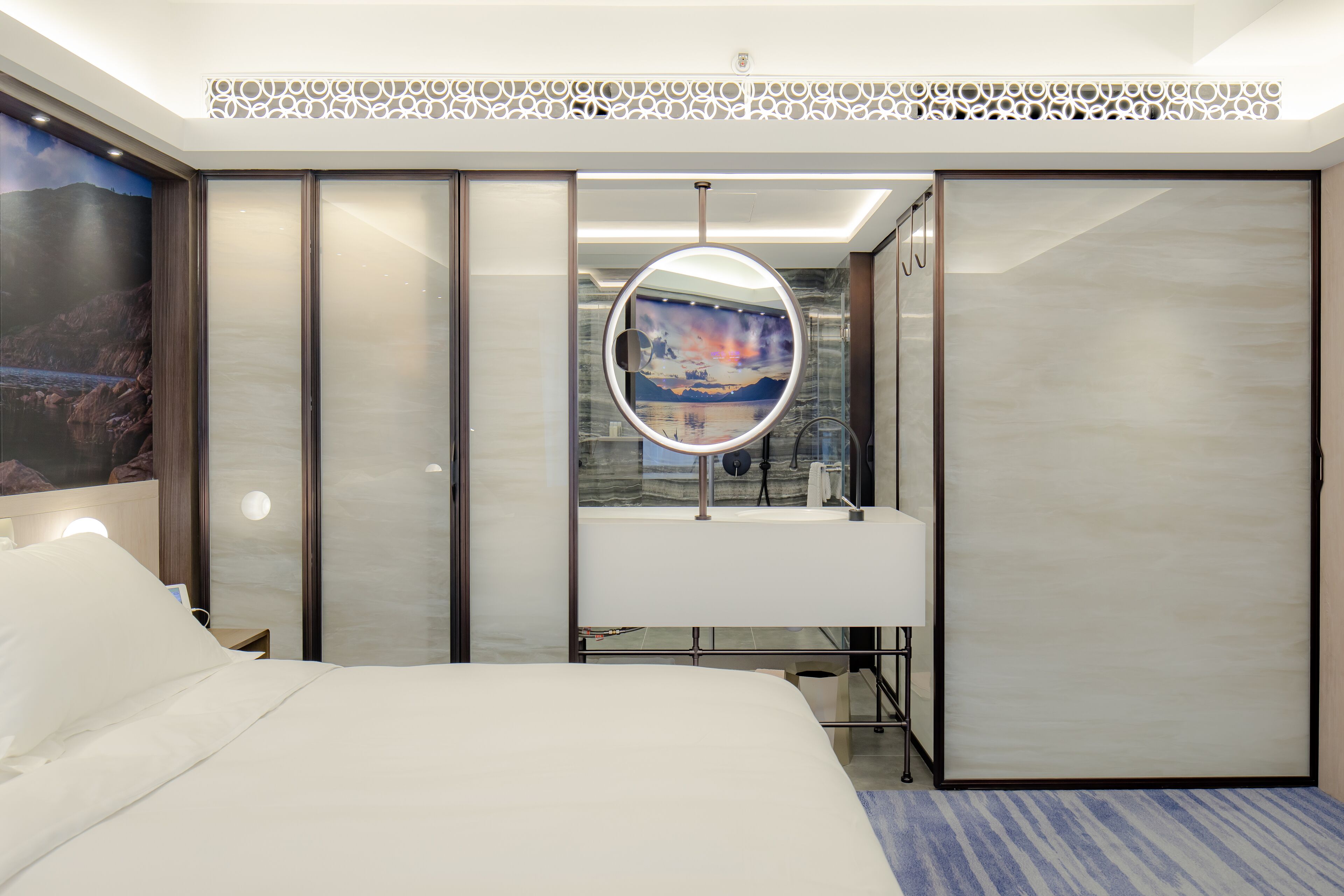 smart room with garden | 1 bedroom, down duvets, in-room safe, iron/ironing board