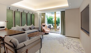 Oasis Suite | Living area