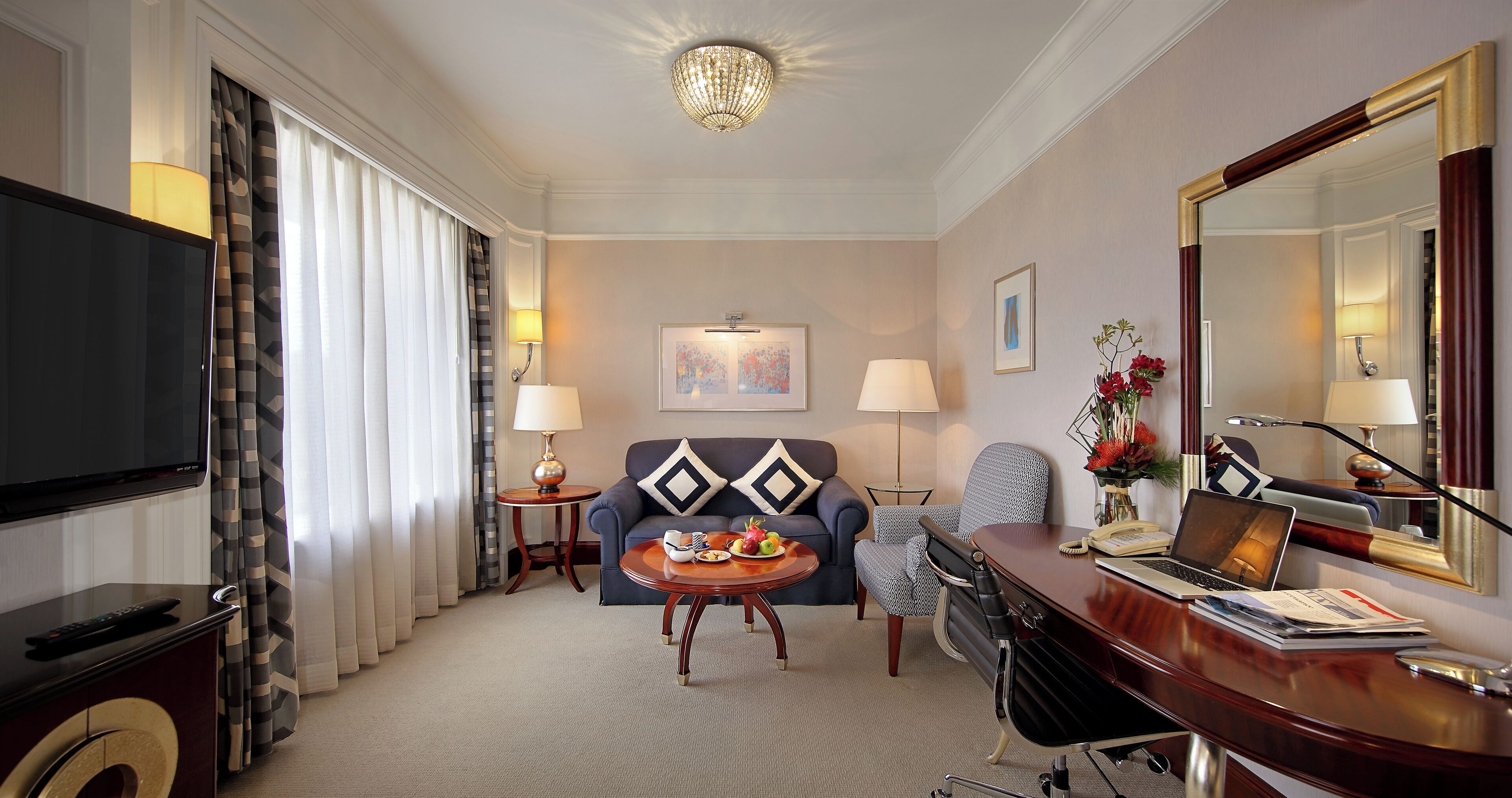 premier suite with lounge access | in-room safe, desk, blackout curtains, soundproofing