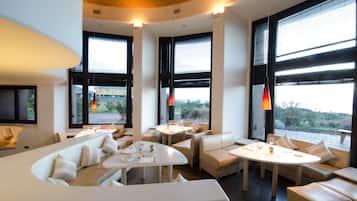 2 restaurants servant le petit déjeuner