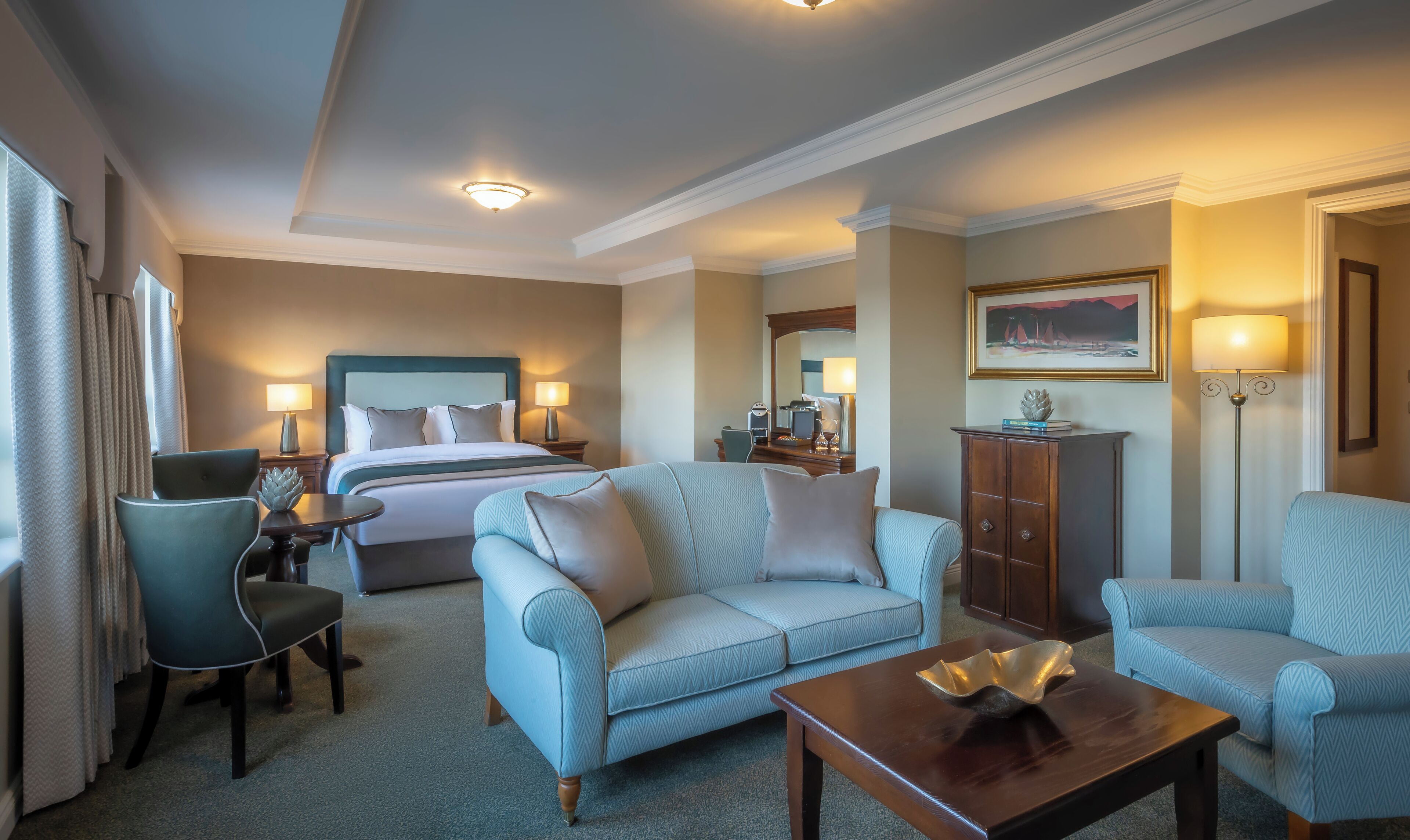 Luxus-Suite, 1 King-Bett | Hochwertige Bettwaren, Zimmersafe, Schreibtisch, Verdunkelungsvorhänge