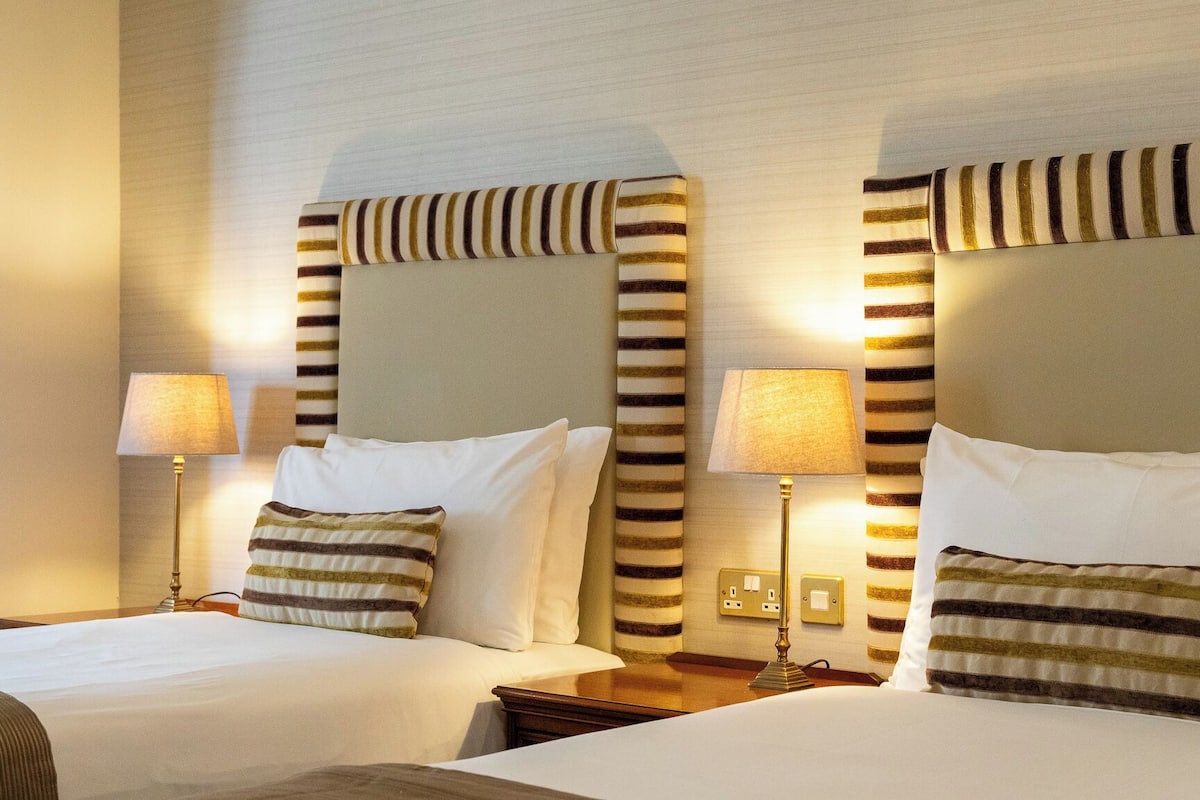 standard twin room | 1 bedroom, premium bedding, in-room safe, desk