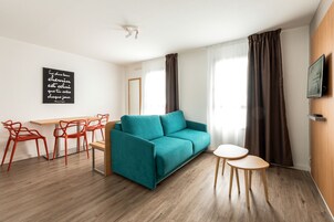 Apartment, 1 Bedroom | Living room
