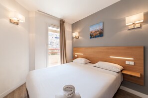 Apartment | Premium bedding, free WiFi, bed sheets - Residhotel Grand Prado (Marseille)