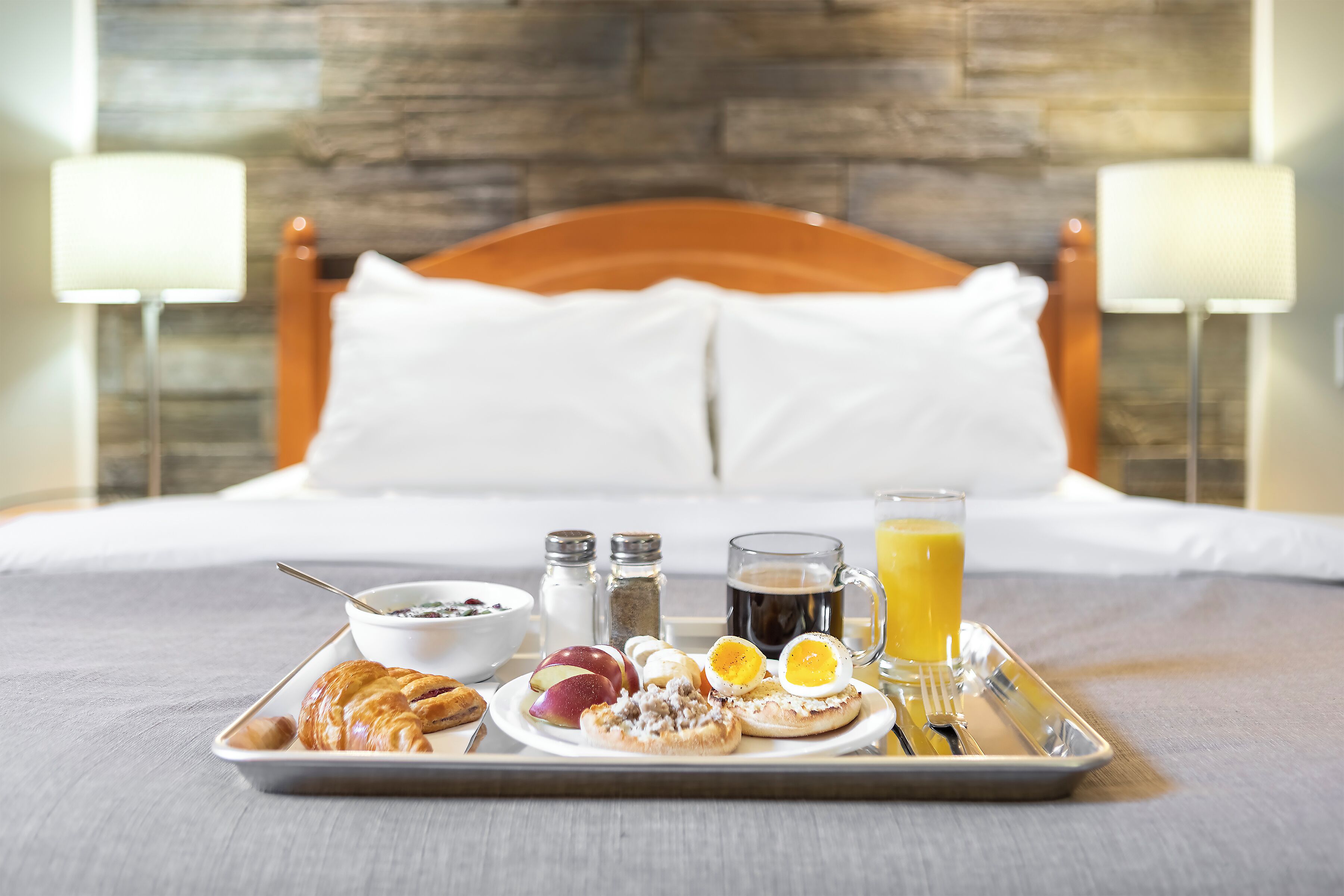 standard room, 1 queen bed (bellevue) (with elevator) | 1 bedroom, premium bedding, blackout curtains, iron/ironing board