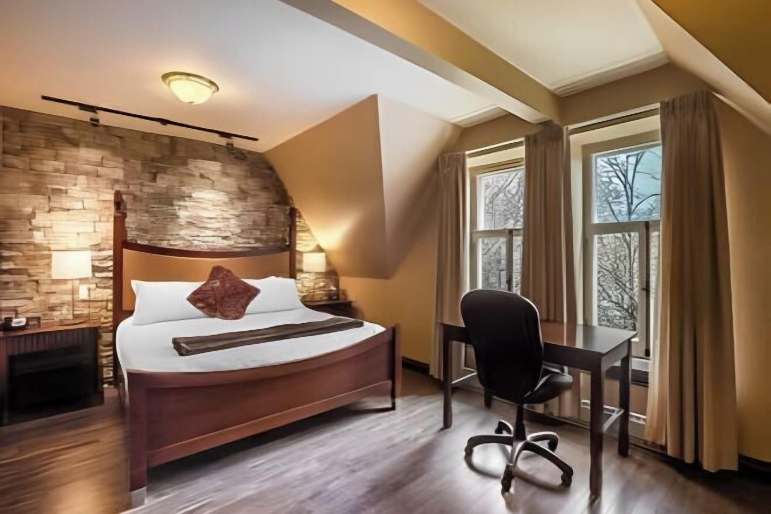 Premium bedding, blackout curtains, iron/ironing board, free WiFi