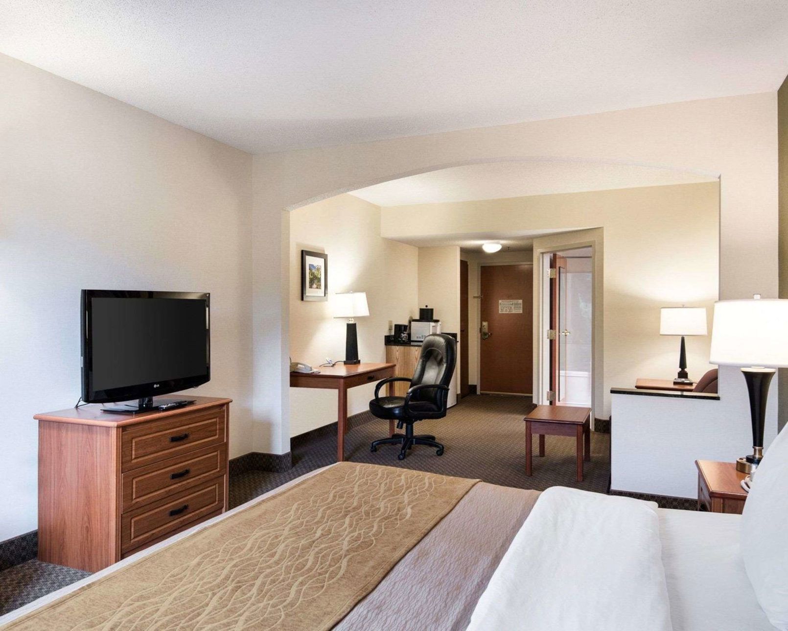 In-room safe, desk, soundproofing, iron/ironing board