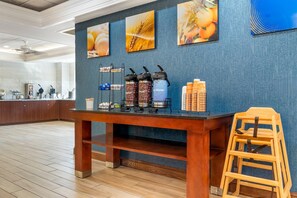 Free daily on-the-go breakfast - Comfort Inn & Suites LaVale - Cumberland (Cumberland)