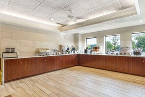 Tägliches inbegriffenes Frühstück zum Mitnehmen