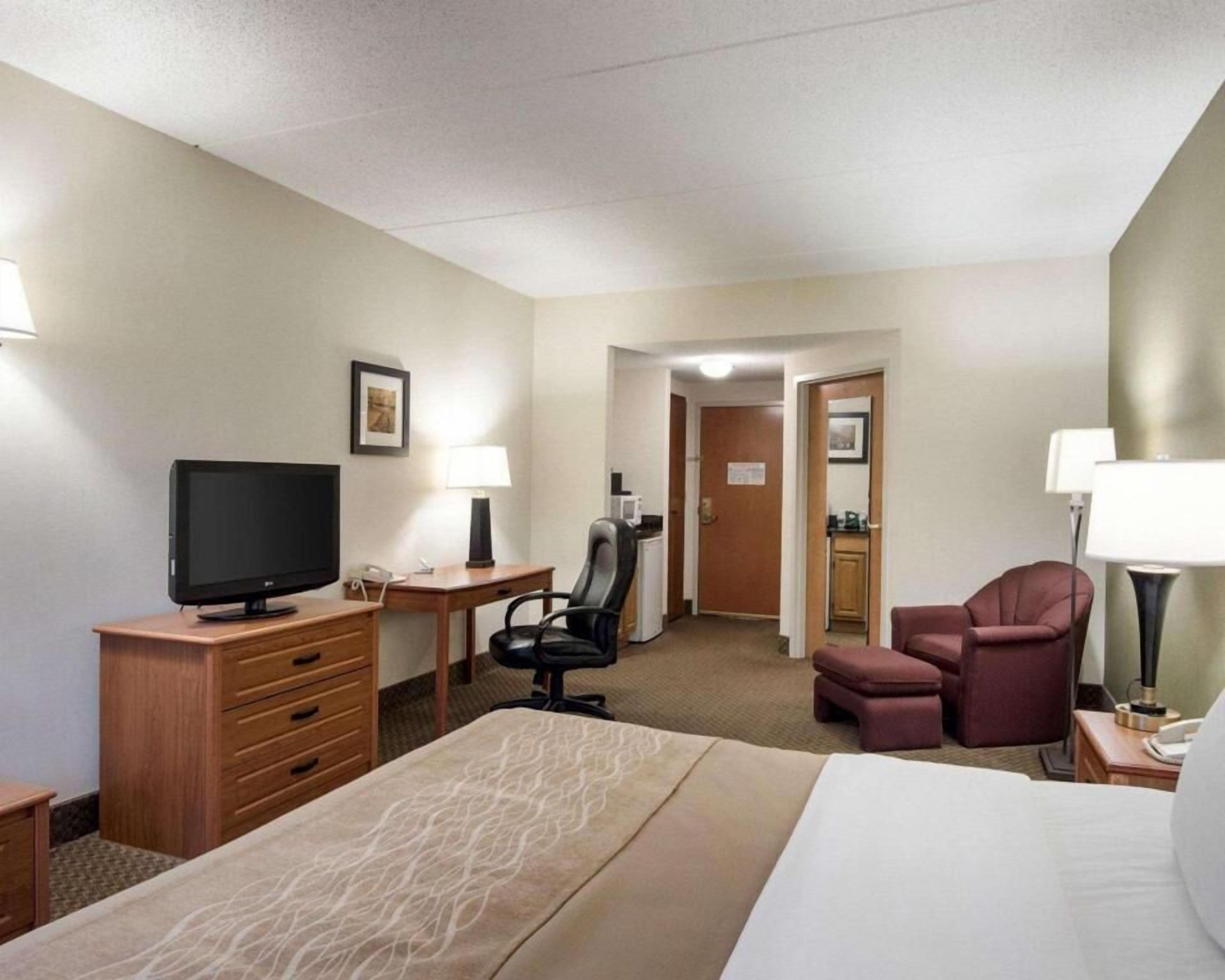 In-room safe, desk, soundproofing, iron/ironing board