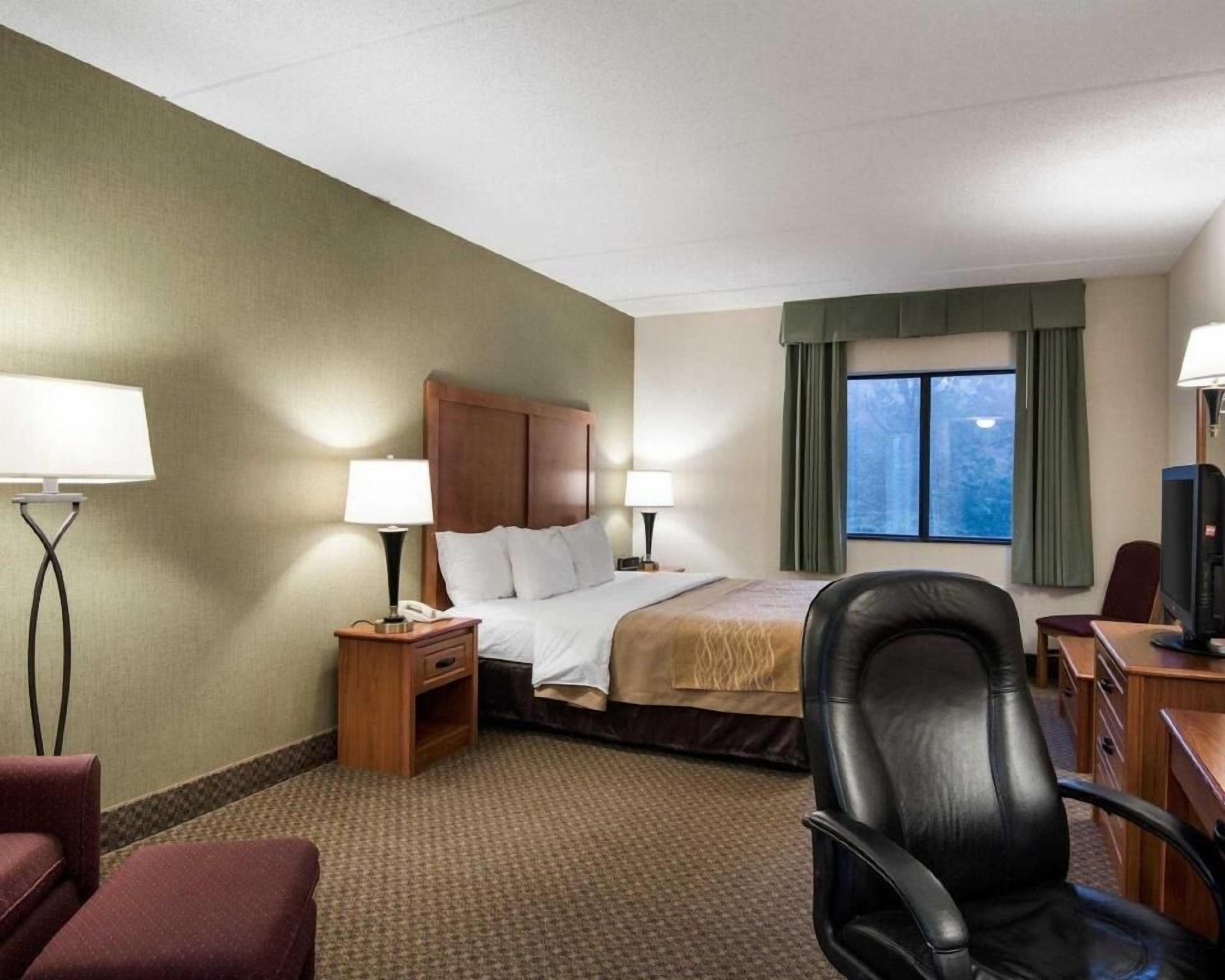 In-room safe, desk, soundproofing, iron/ironing board
