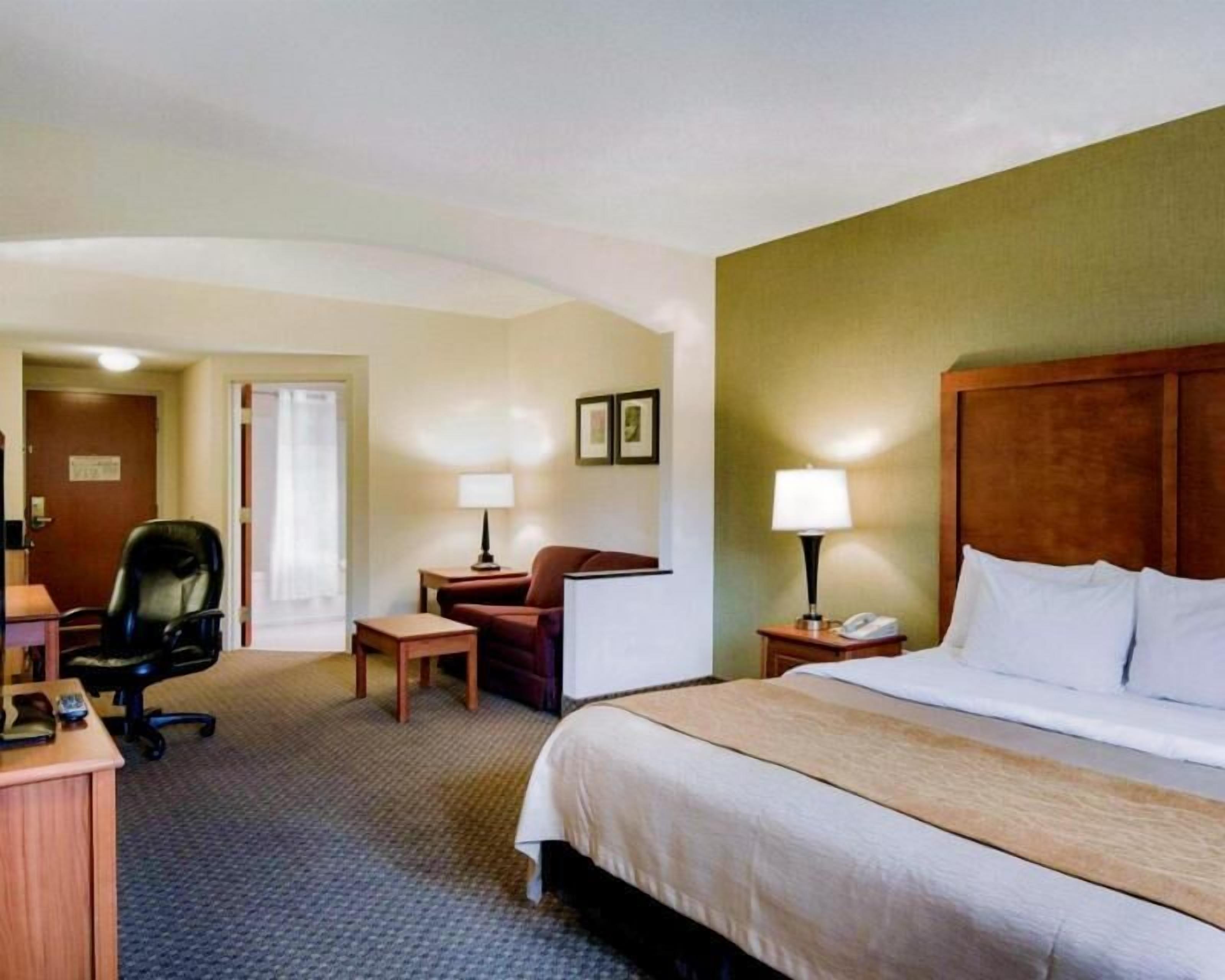 In-room safe, desk, soundproofing, iron/ironing board
