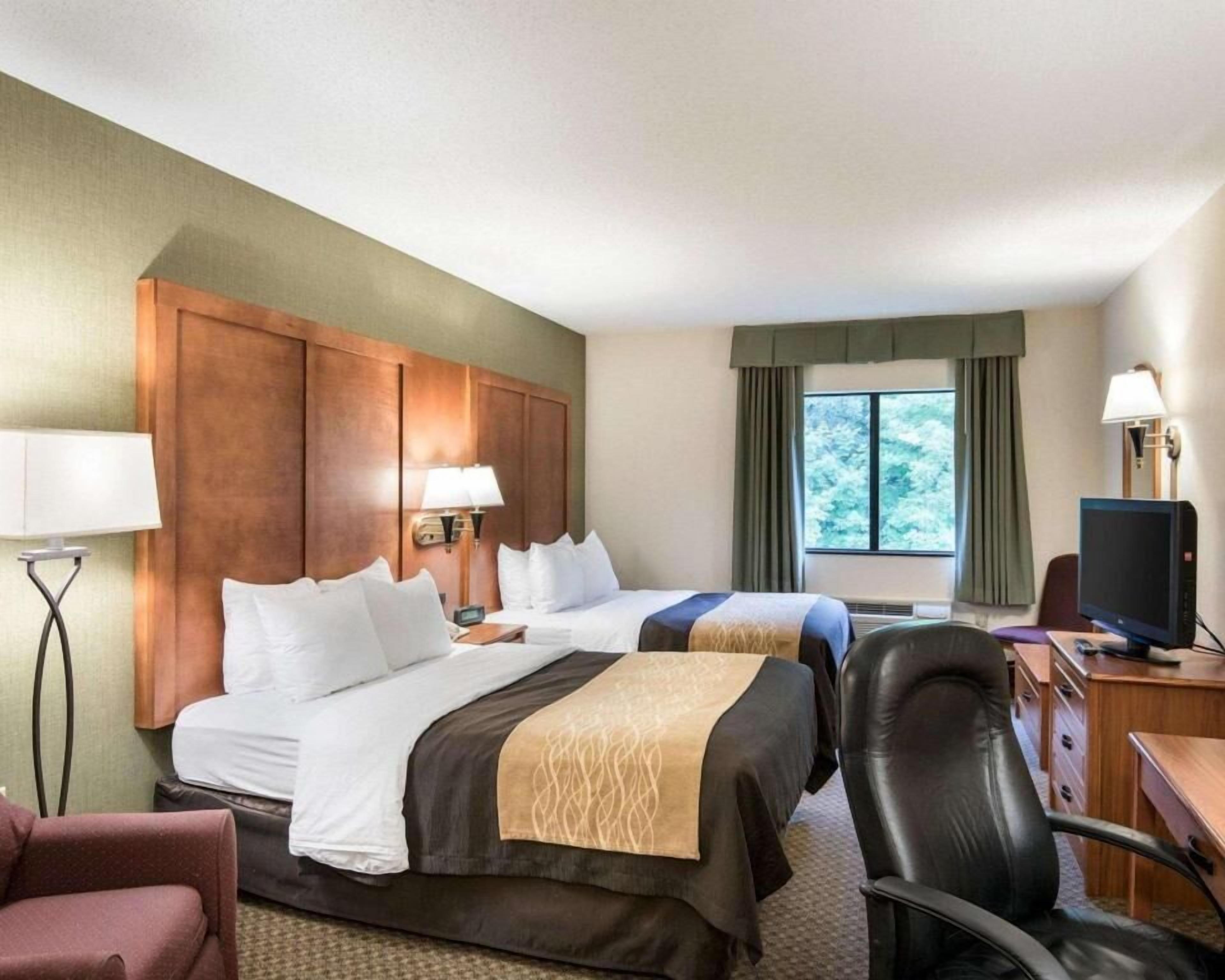 In-room safe, desk, soundproofing, iron/ironing board