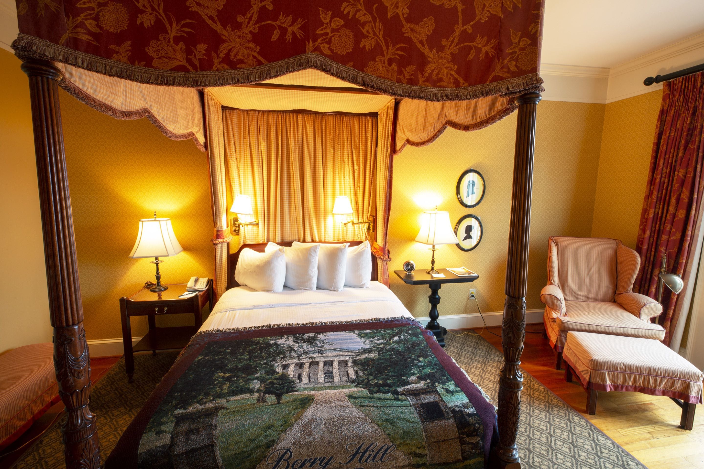 in-room safe, desk, laptop workspace, iron/ironing board