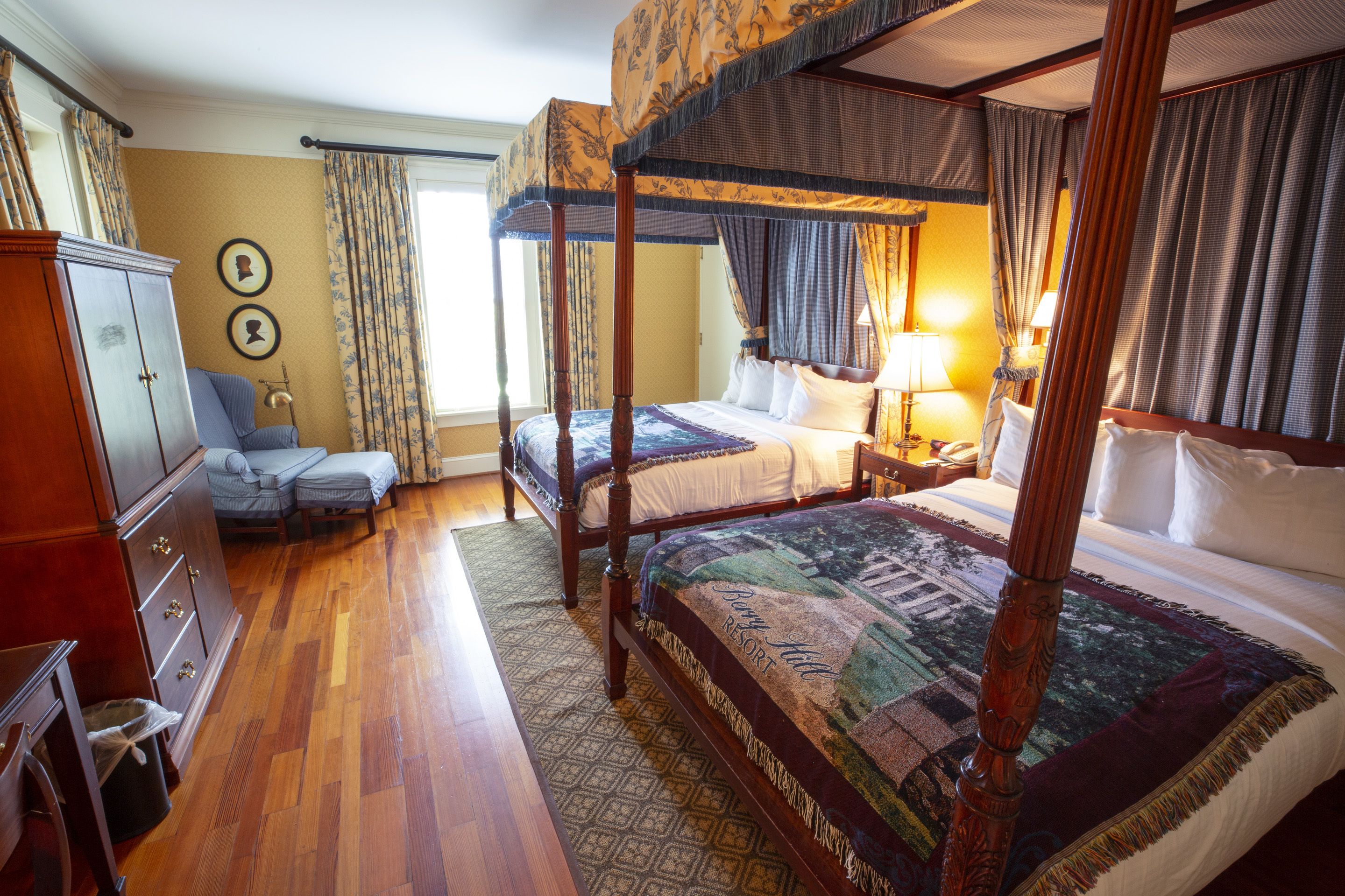 in-room safe, desk, laptop workspace, iron/ironing board