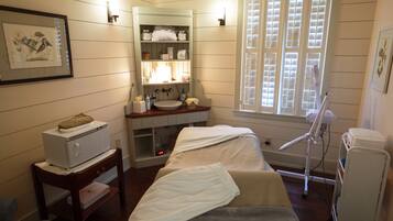 Tratamentos corporais, aromaterapia, massagens com pedras quentes