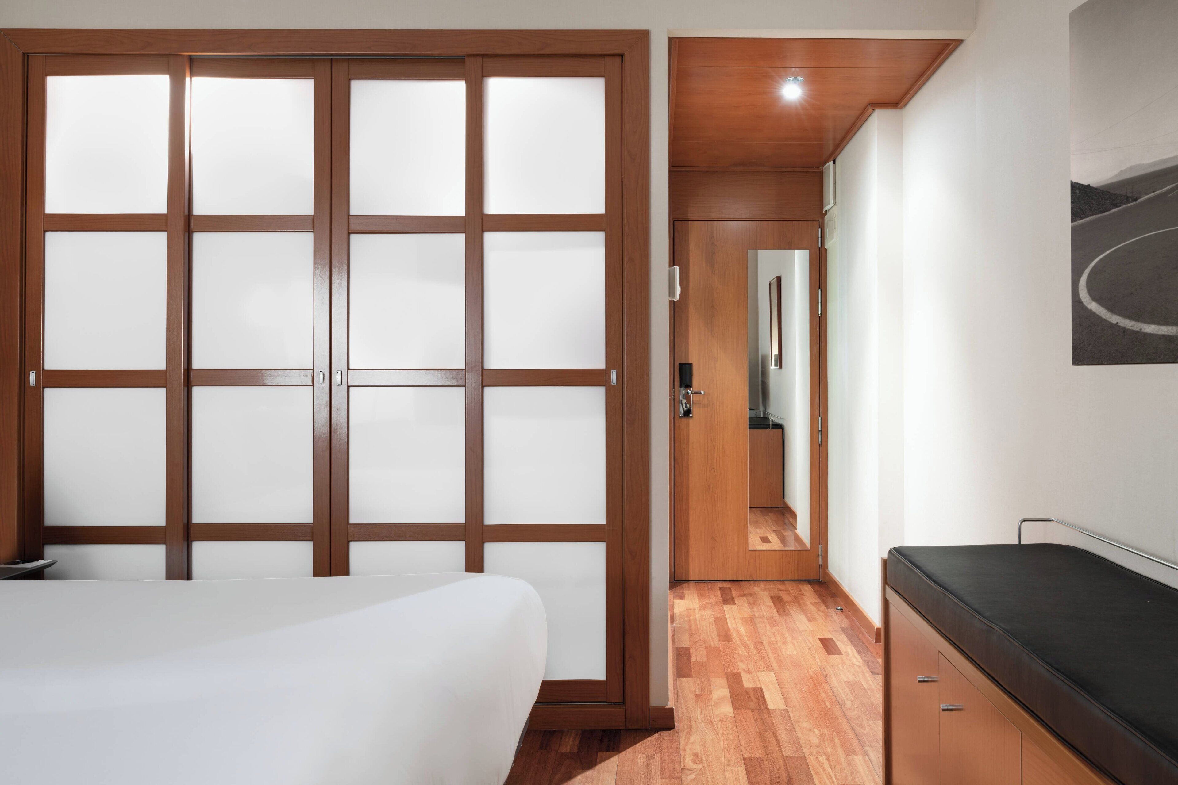 minibar, in-room safe, desk, laptop workspace