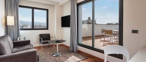 Junior Suite | Living area | TV