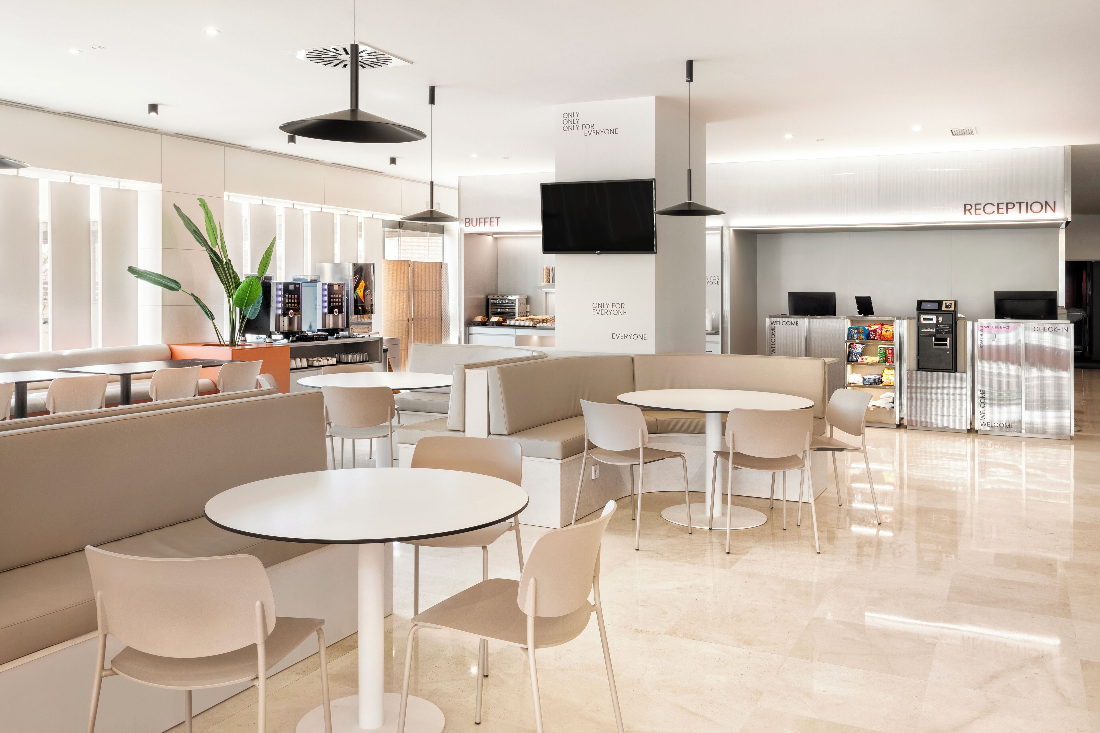 Foto - B&B HOTEL Granada Estación