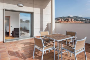 Junior Suite | Terrace/patio - B&B Hotel Granada Estación (Granada)