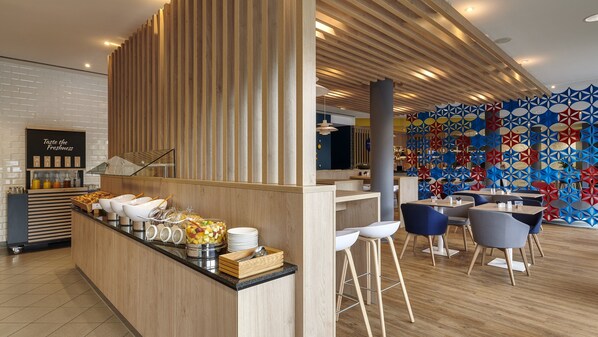 Desayuno buffet incluido todos los días 