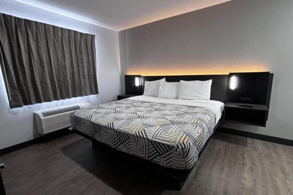 Free WiFi, bed sheets