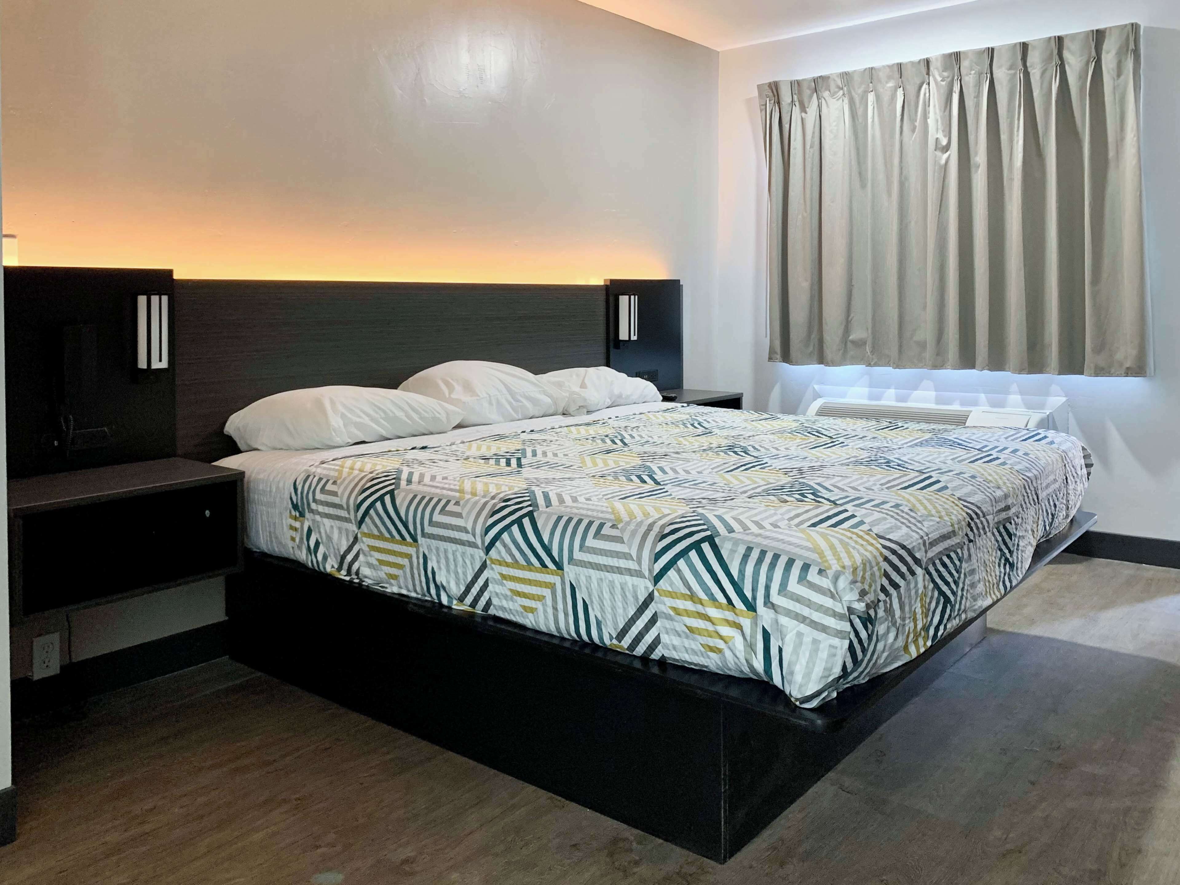 Free WiFi, bed sheets