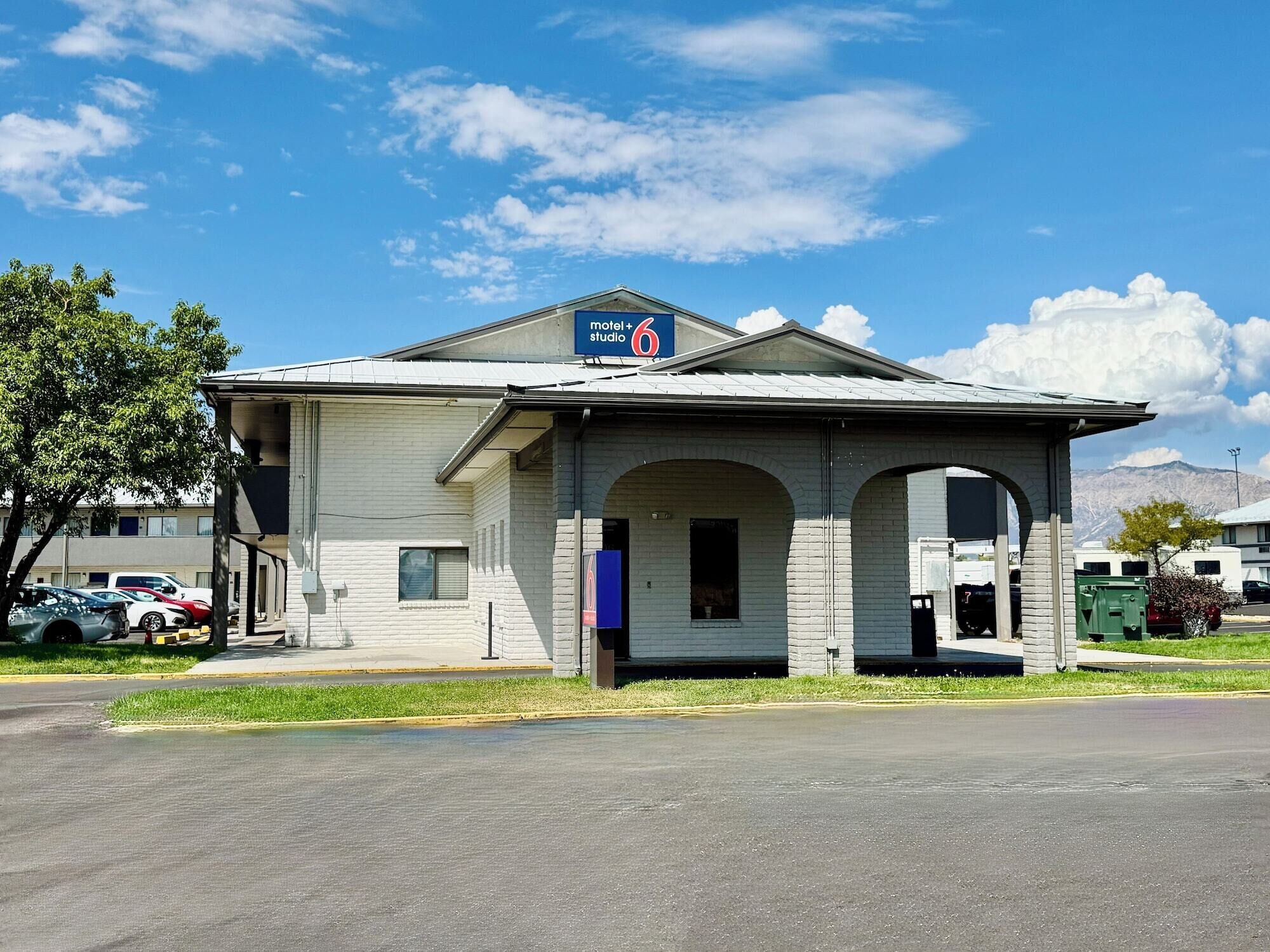 واجهة المنشأة