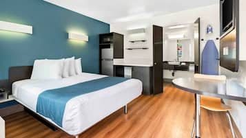 Suite estándar, 1 cama King size, para no fumadores | Escritorio, wifi gratis y ropa de cama
