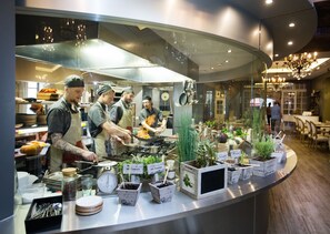 Dîner et souper servis sur place