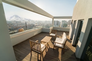 Ropa de cama de alta calidad y minibar
