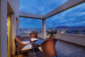 Executive Suite, 1 King Bed, Terrace | Balcony view