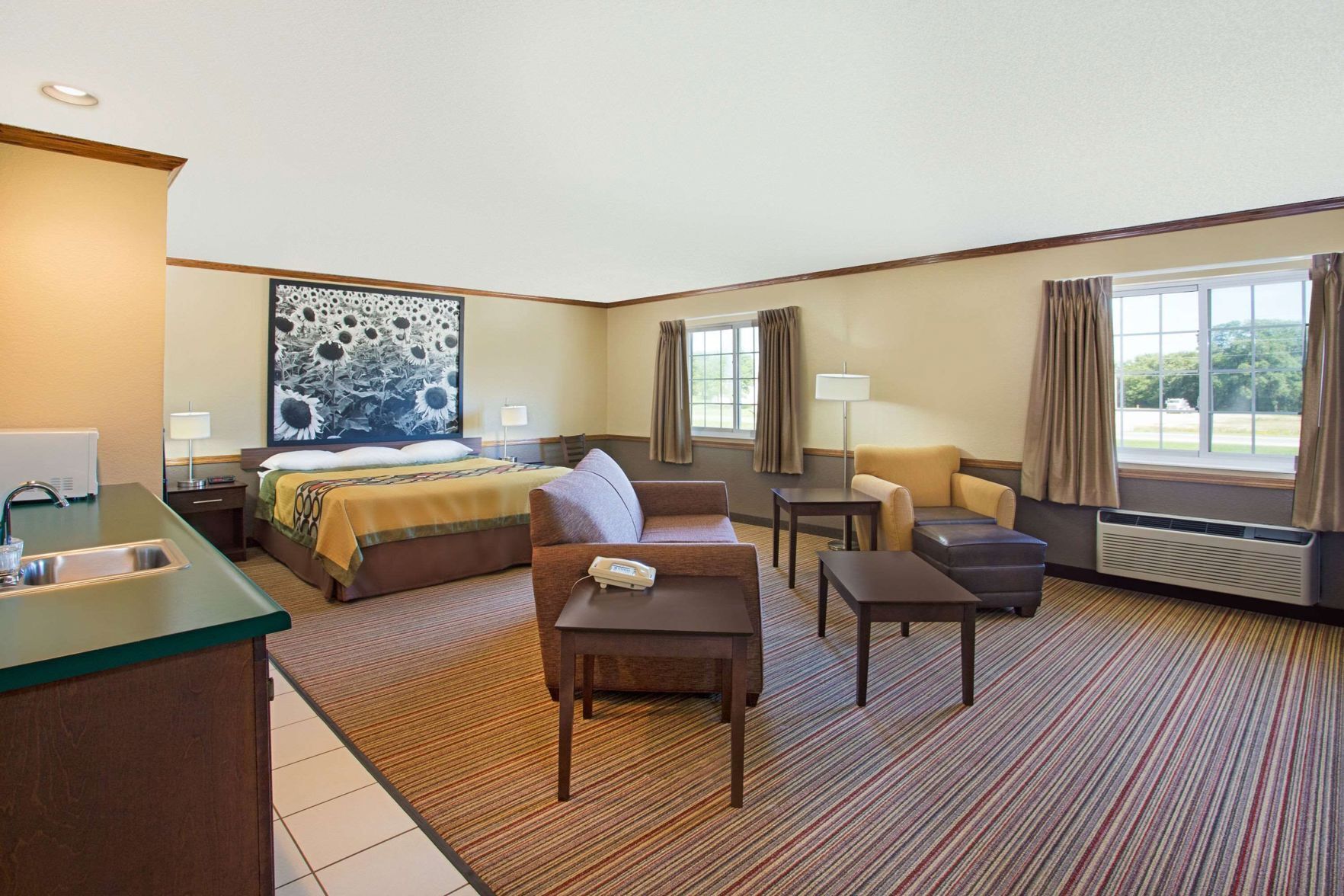 Desk, free cots/infant beds, free WiFi, bed sheets