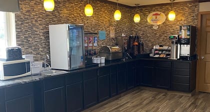 Super 8 by Wyndham New Hampton