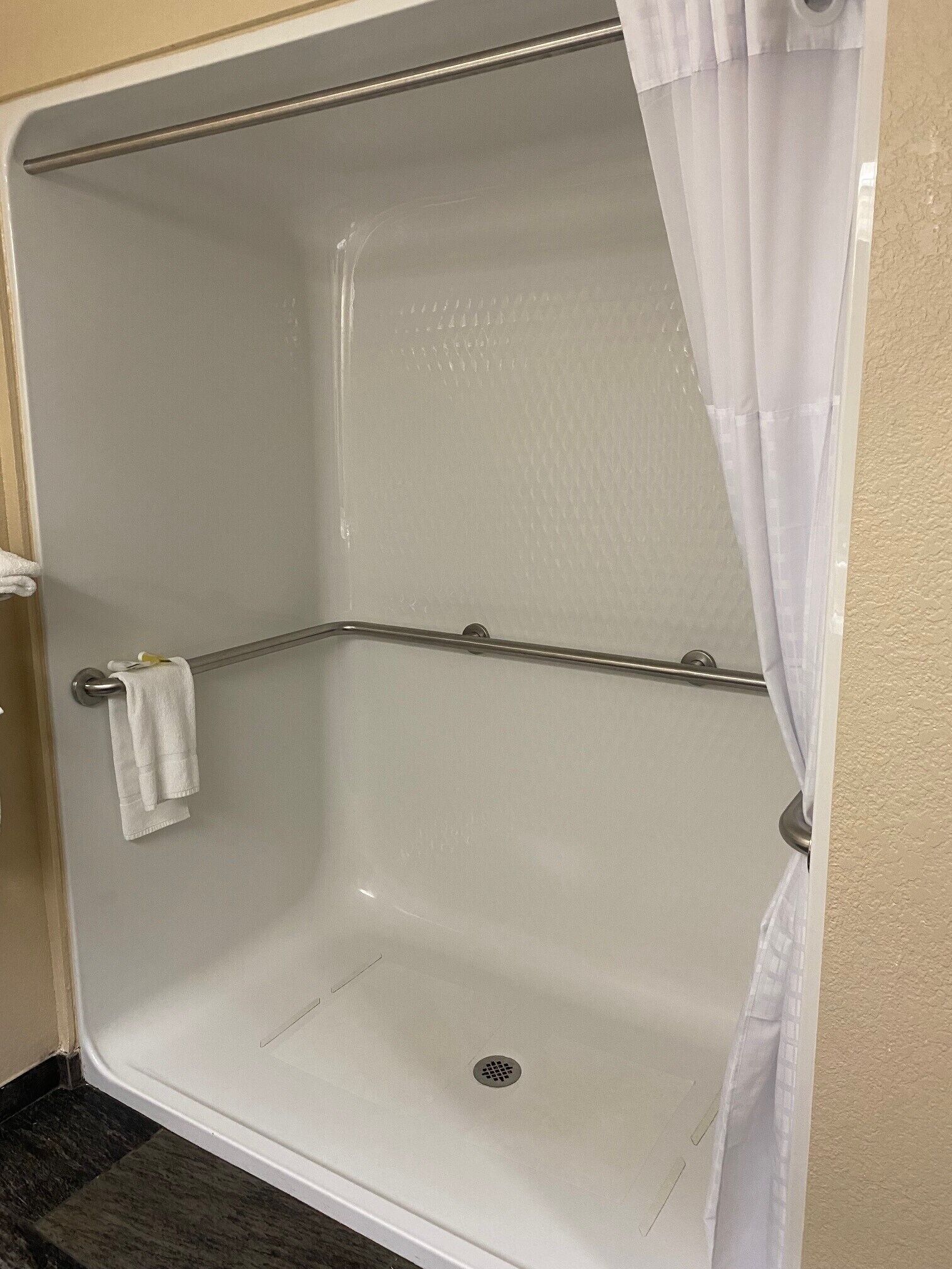 room, 2 queen beds, accessible, non smoking | bathroom | combined shower/bathtub, free toiletries, hair dryer, towels