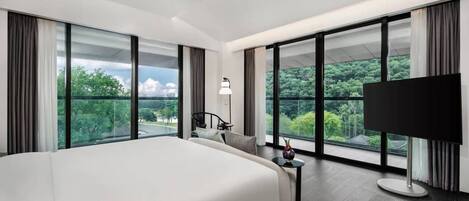 特色全景套房 | 房內夾萬、遮光窗簾/窗簾、免費 Wi-Fi