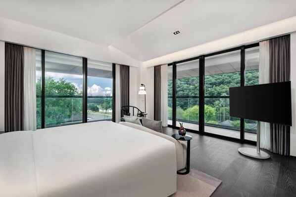 Signature-sviitti | Tallelokero huoneessa, pimennysverhot, ilmainen Wi-Fi