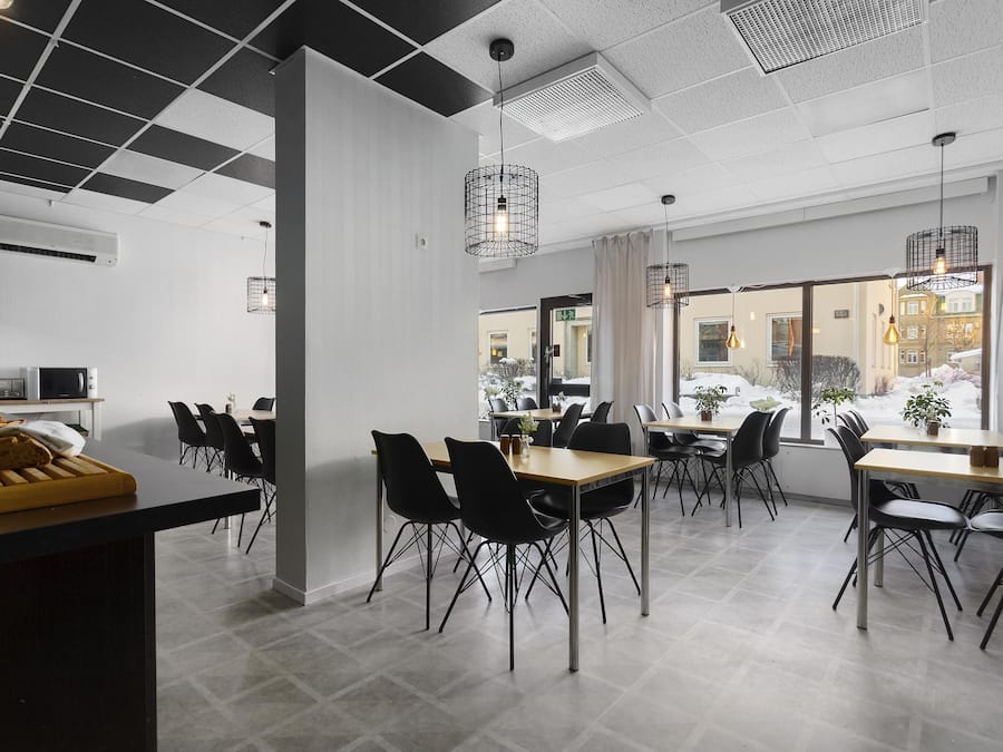 Frokostbuffé er inkludert i helgene