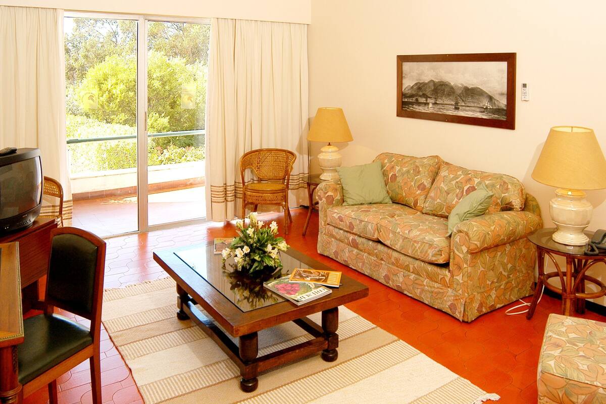 Habitación estándar, 2 camas de matrimonio | Sala de estar