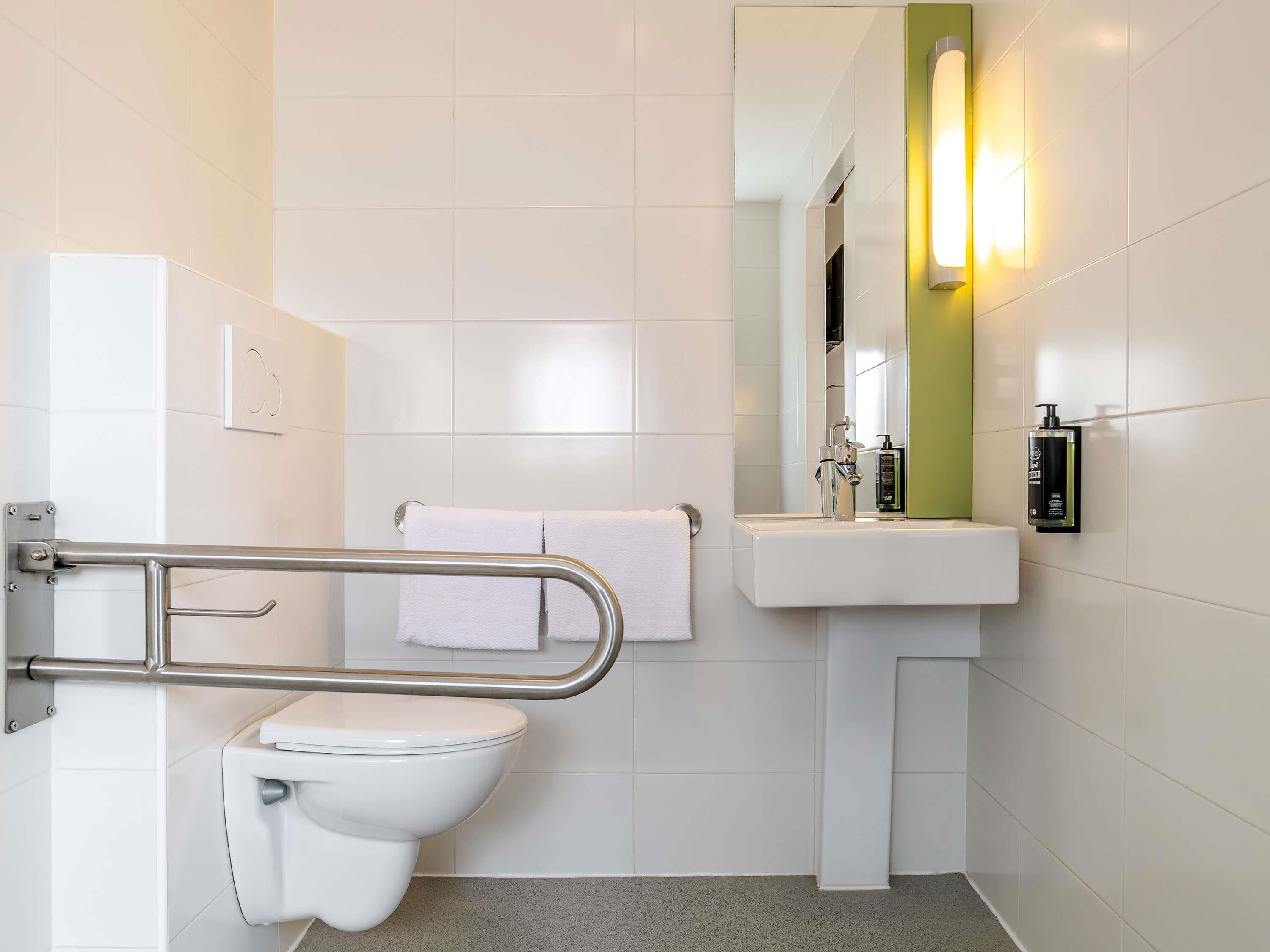 double room, 1 double bed | desk, blackout curtains, soundproofing, free cots/infant beds