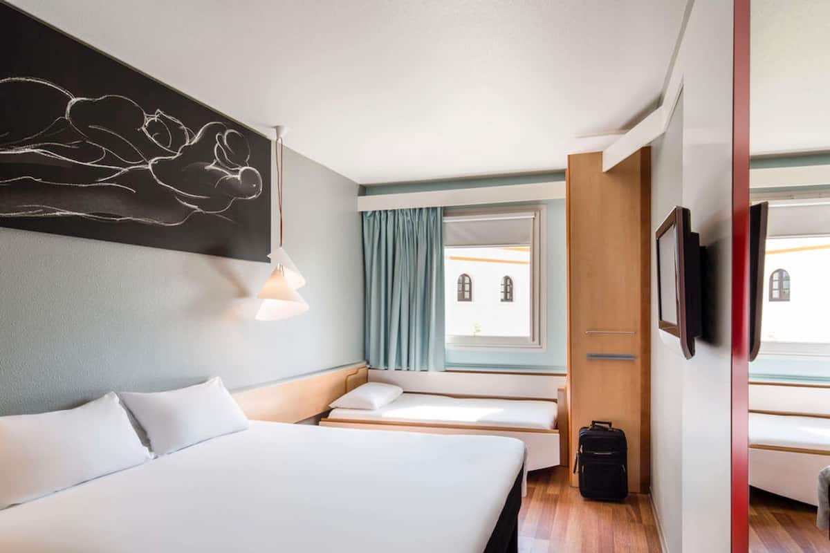 Standard Double Room, Multiple Beds | Desk, blackout curtains, soundproofing, free cots/infant beds