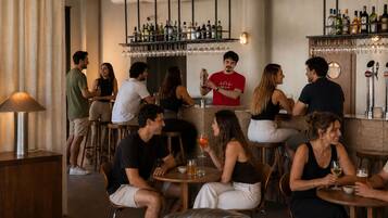 Bar (en el alojamiento)