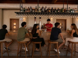 酒吧（店内）