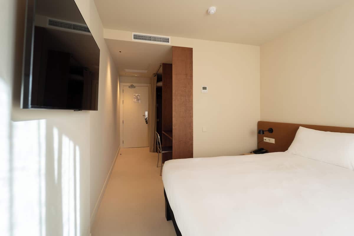 Superior-værelse - 1 dobbeltseng | Dundyner, individuel indretning, skrivebord